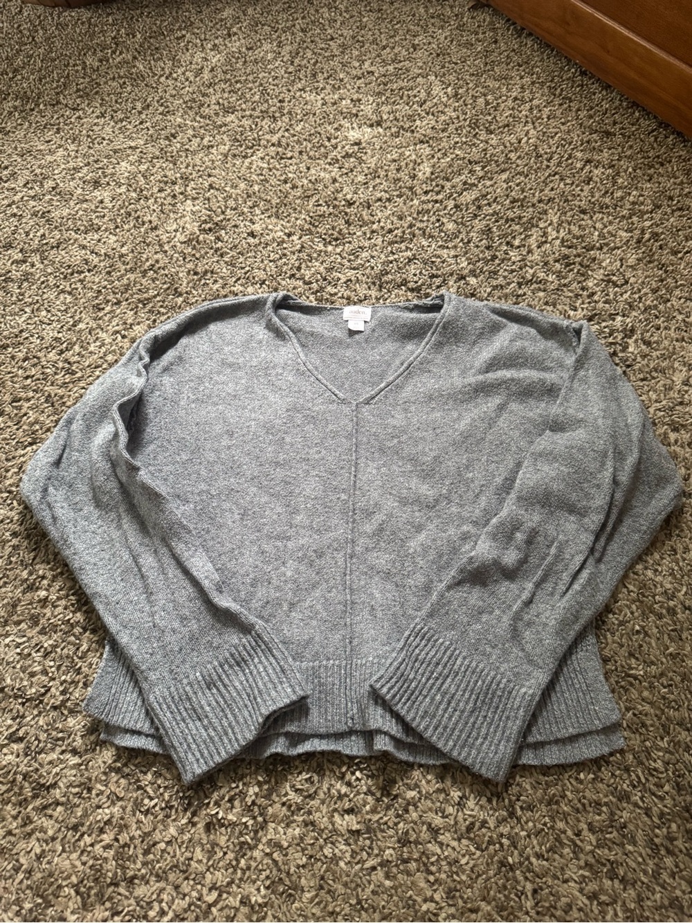 Auden Light Gray V-Neck Knit Sweater